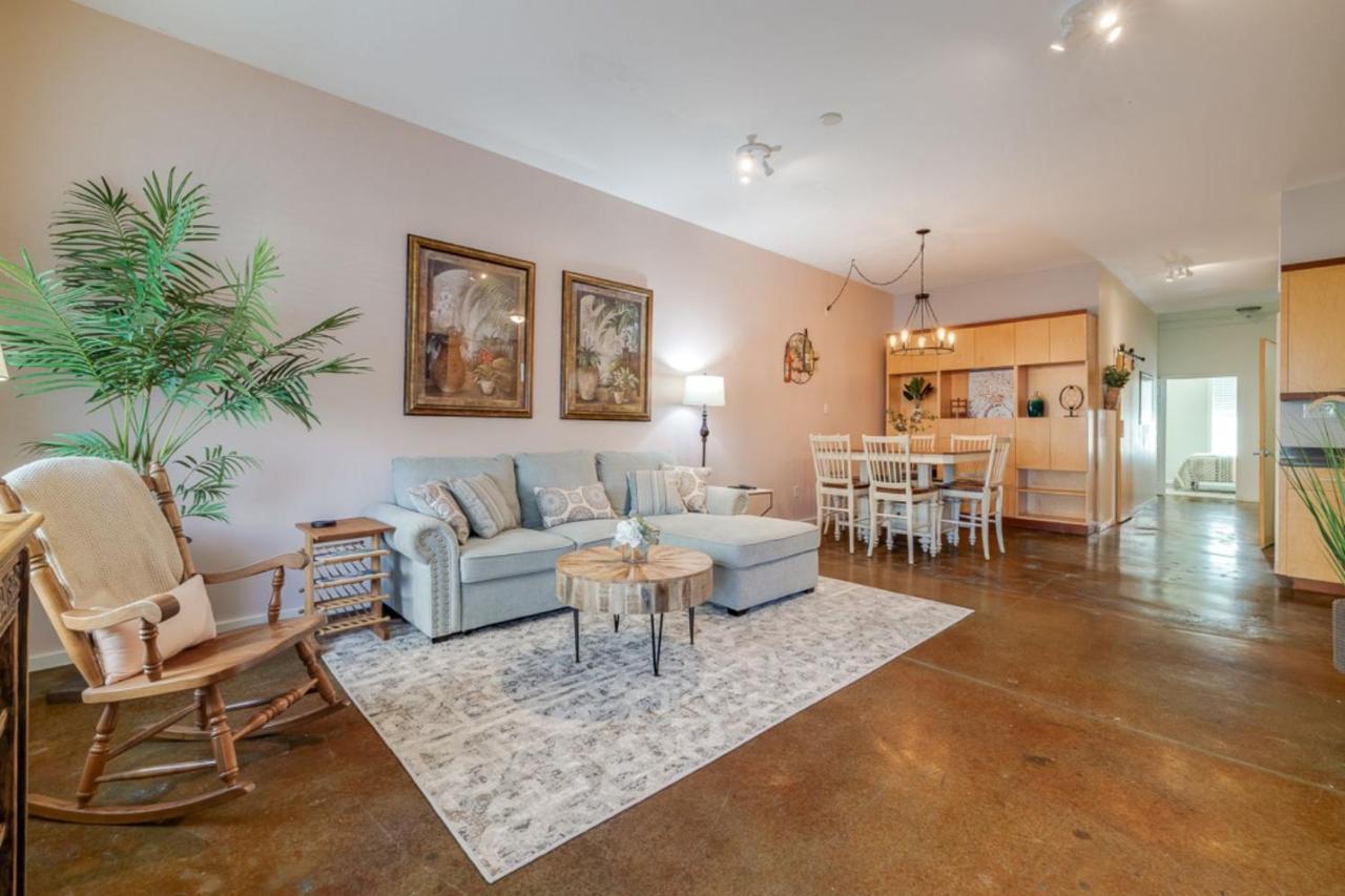 Southern Charmer-Historic District Downtown-Front Porch-Walk Score 90!!-Private Parking-1 Minute To Forsyth Park سافانا المظهر الخارجي الصورة