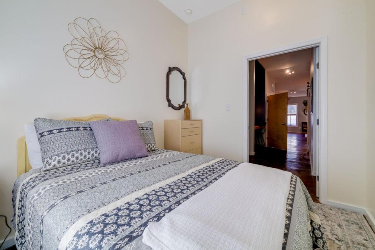 Southern Charmer-Historic District Downtown-Front Porch-Walk Score 90!!-Private Parking-1 Minute To Forsyth Park سافانا المظهر الخارجي الصورة