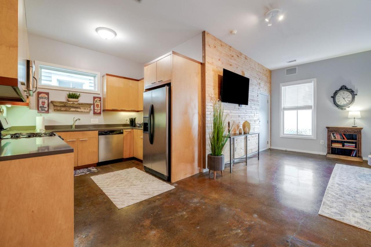 Southern Charmer-Historic District Downtown-Front Porch-Walk Score 90!!-Private Parking-1 Minute To Forsyth Park سافانا المظهر الخارجي الصورة