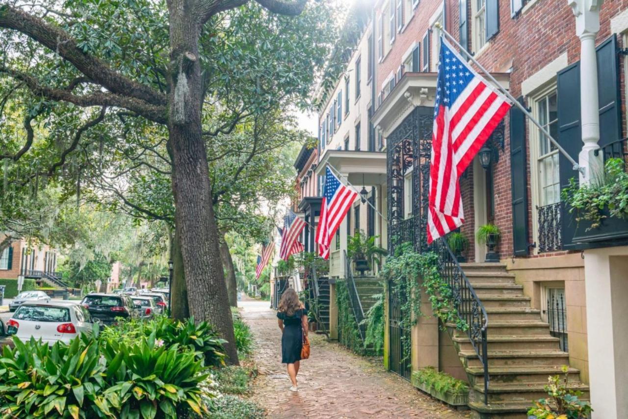 Southern Charmer-Historic District Downtown-Front Porch-Walk Score 90!!-Private Parking-1 Minute To Forsyth Park سافانا المظهر الخارجي الصورة