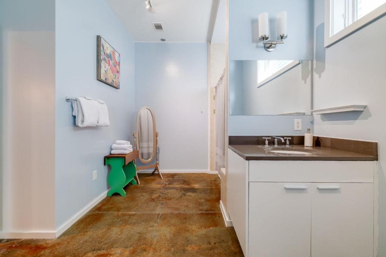 Southern Charmer-Historic District Downtown-Front Porch-Walk Score 90!!-Private Parking-1 Minute To Forsyth Park سافانا المظهر الخارجي الصورة