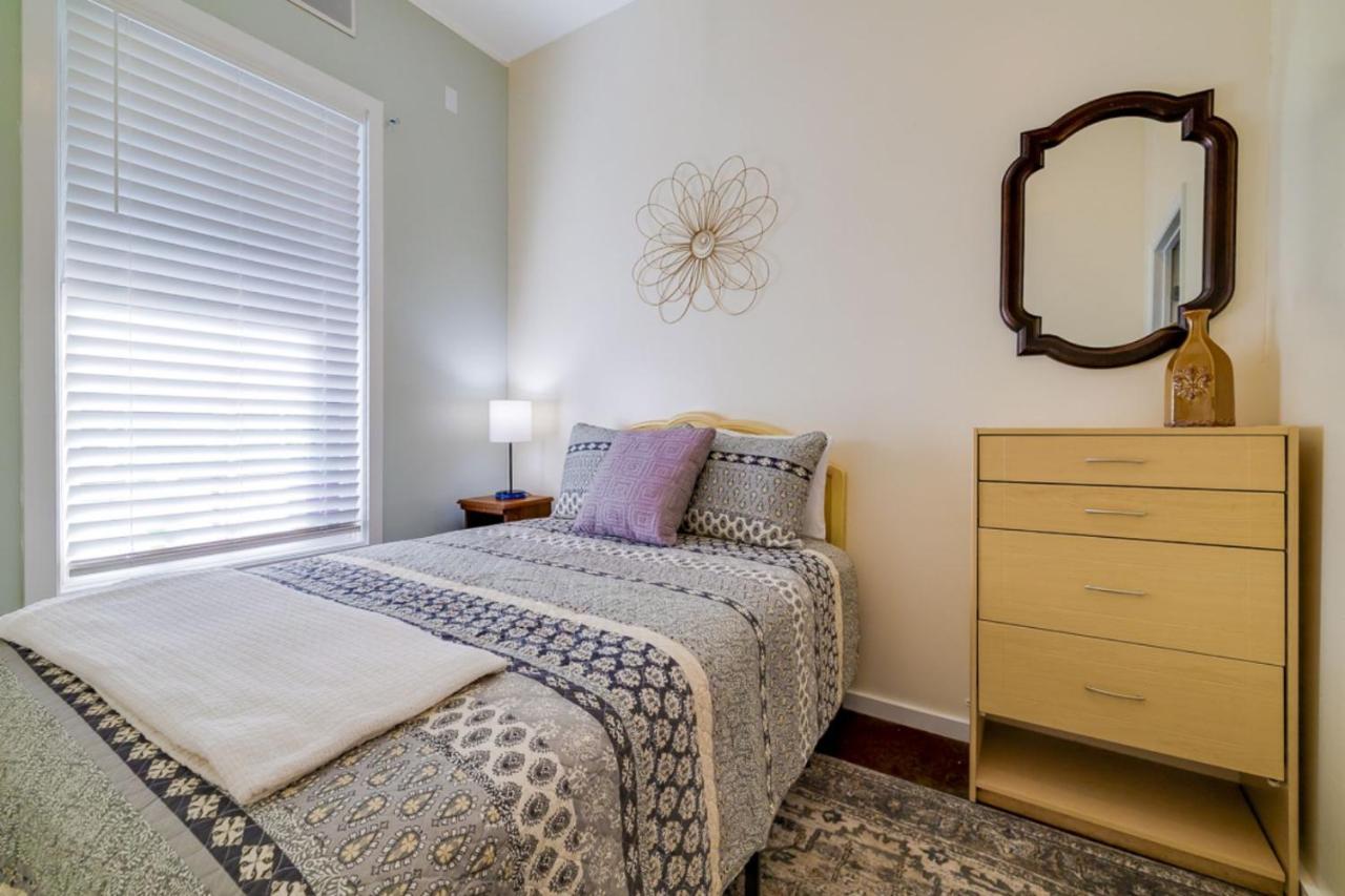 Southern Charmer-Historic District Downtown-Front Porch-Walk Score 90!!-Private Parking-1 Minute To Forsyth Park سافانا المظهر الخارجي الصورة
