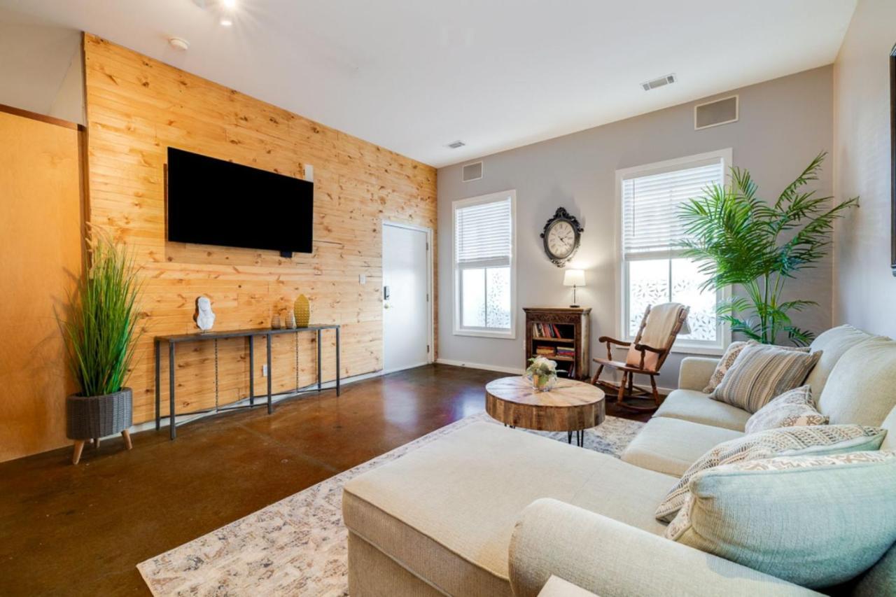 Southern Charmer-Historic District Downtown-Front Porch-Walk Score 90!!-Private Parking-1 Minute To Forsyth Park سافانا المظهر الخارجي الصورة